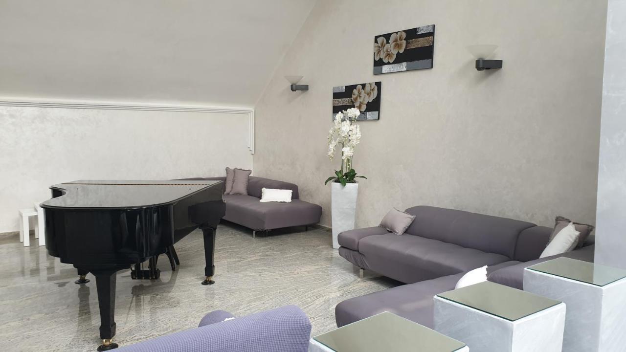 Palahotel Vallenoce Decollatura エクステリア 写真
